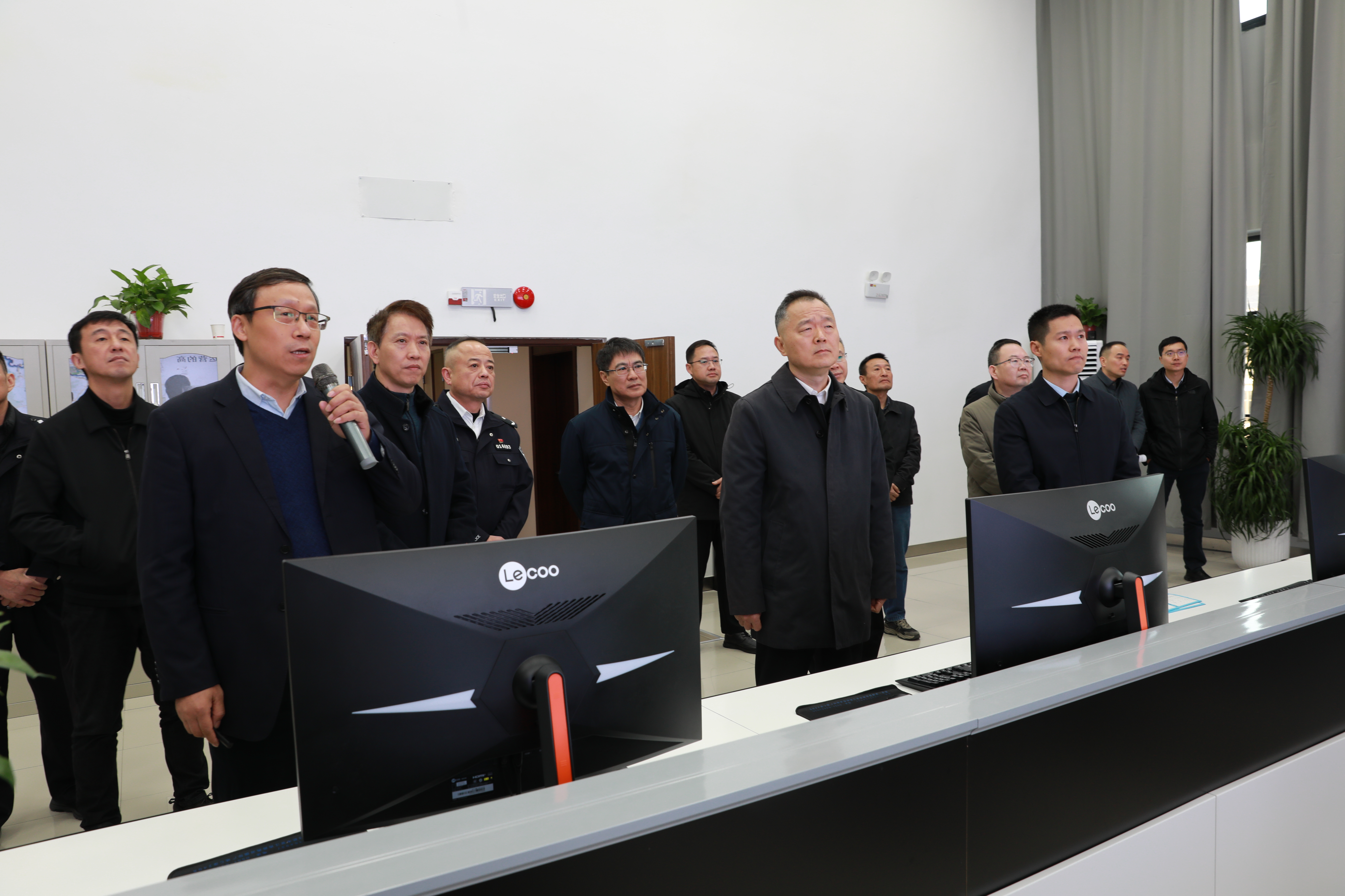 馬書記調研五蒙.jpg 馬書記調研五蒙.jpg